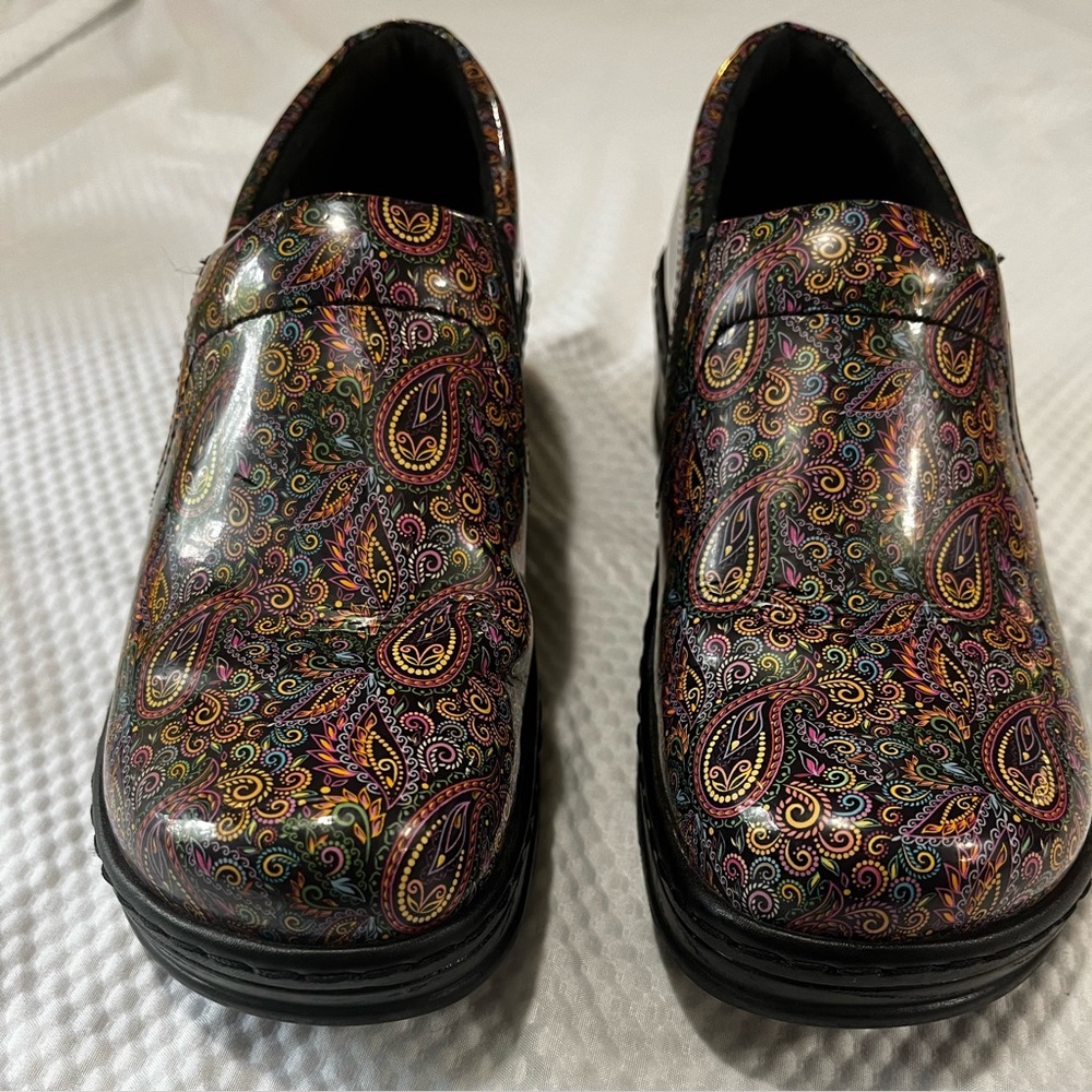 Klogs Women’s  Paisley Pattern Shoes - Multicolor Nursing or on your feet wear
